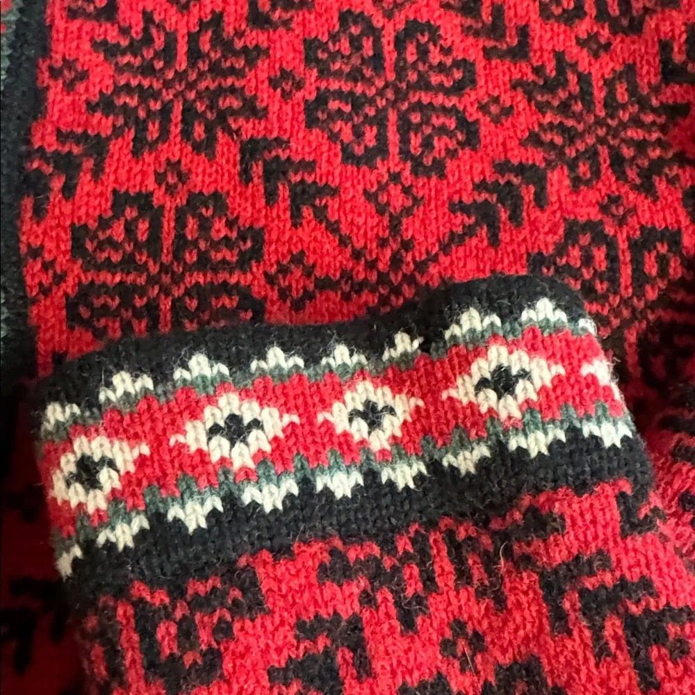 XL Vtg.L.L.Bean 100% Merino Lambswool red and black Nordic Fair Isle sweater.XL